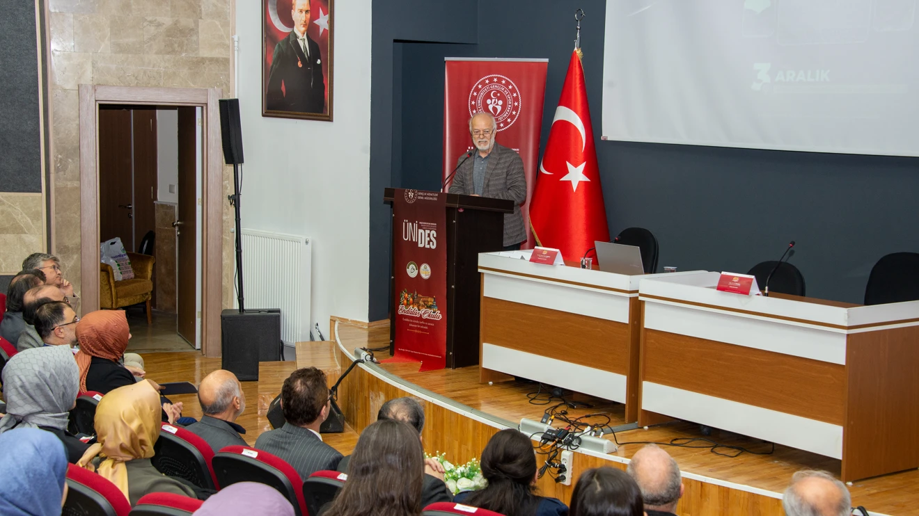 Selçuk Üniversitesinde Endülüs Okulu Paneli düzenlendi